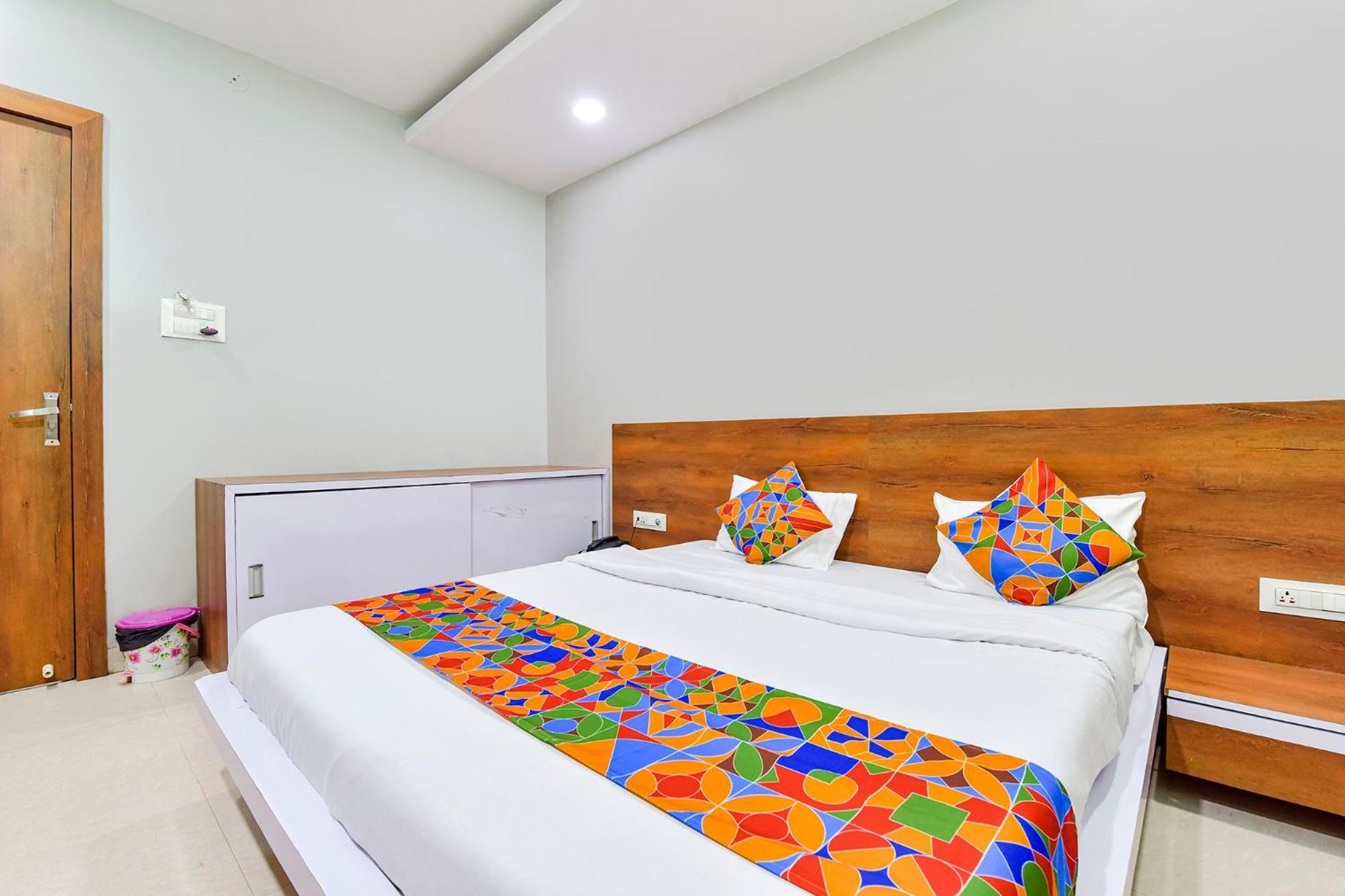 Fabhotel Raghumani Palace Ujjain Extérieur photo