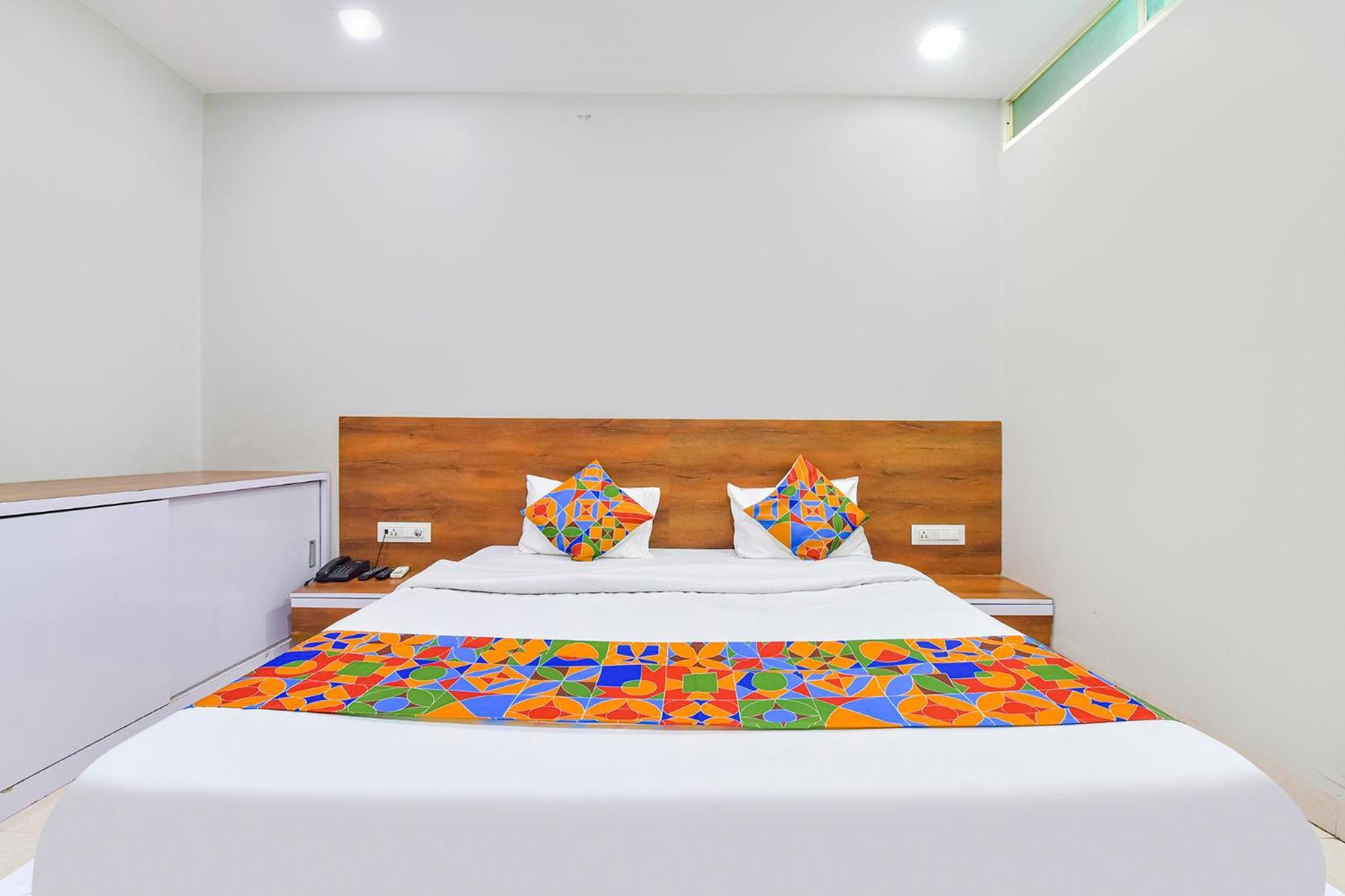 Fabhotel Raghumani Palace Ujjain Extérieur photo