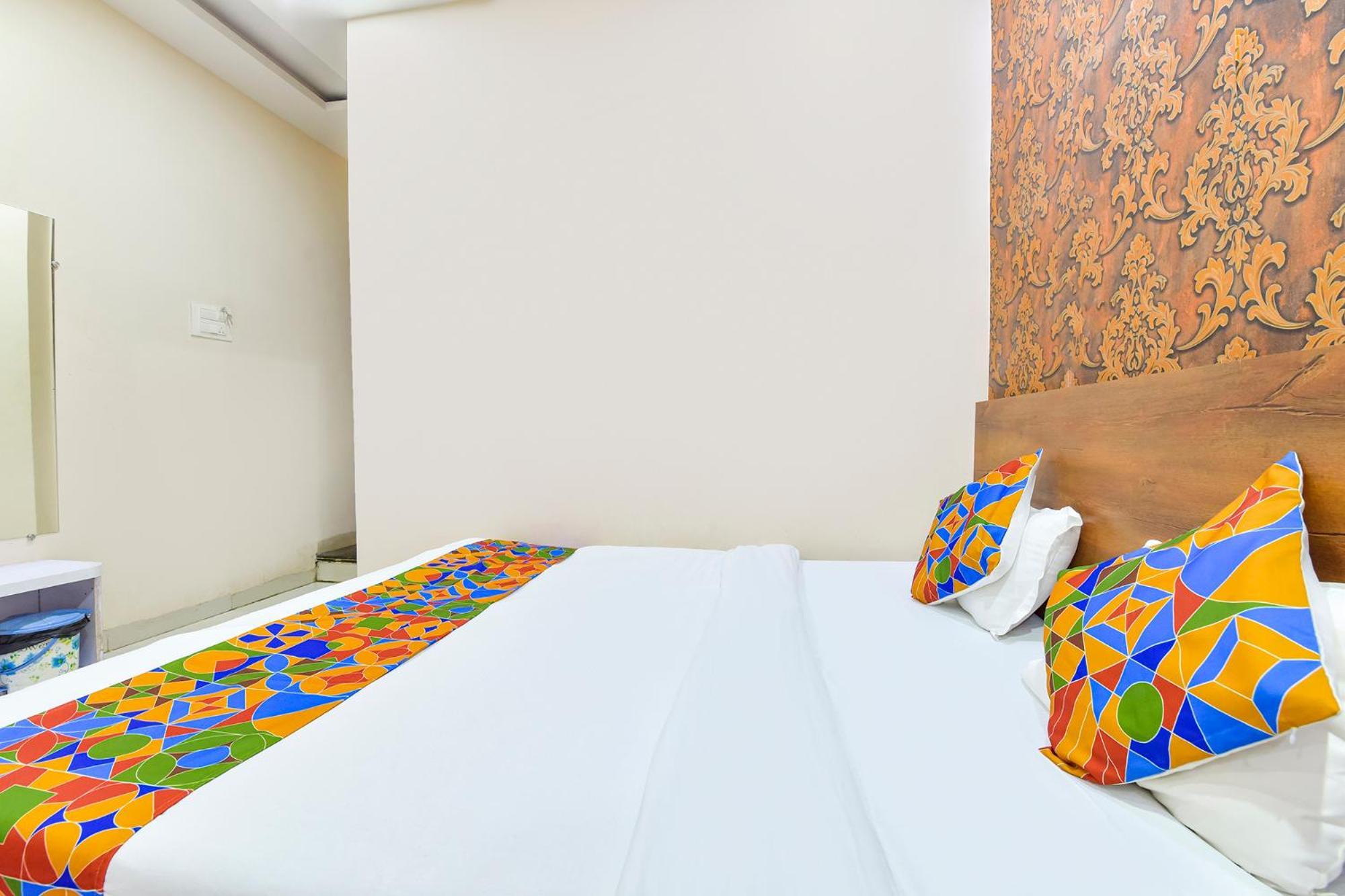 Fabhotel Raghumani Palace Ujjain Extérieur photo